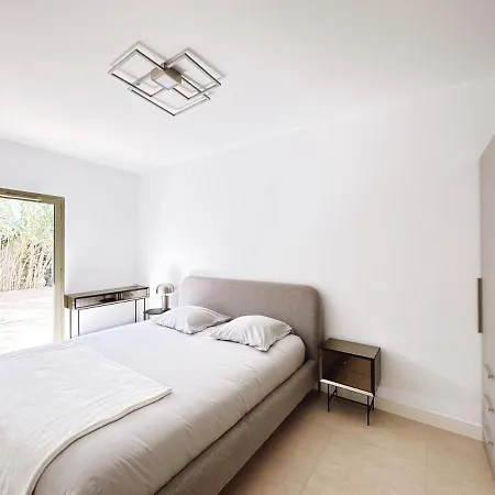 Moderne Tout Equipe. Apartment